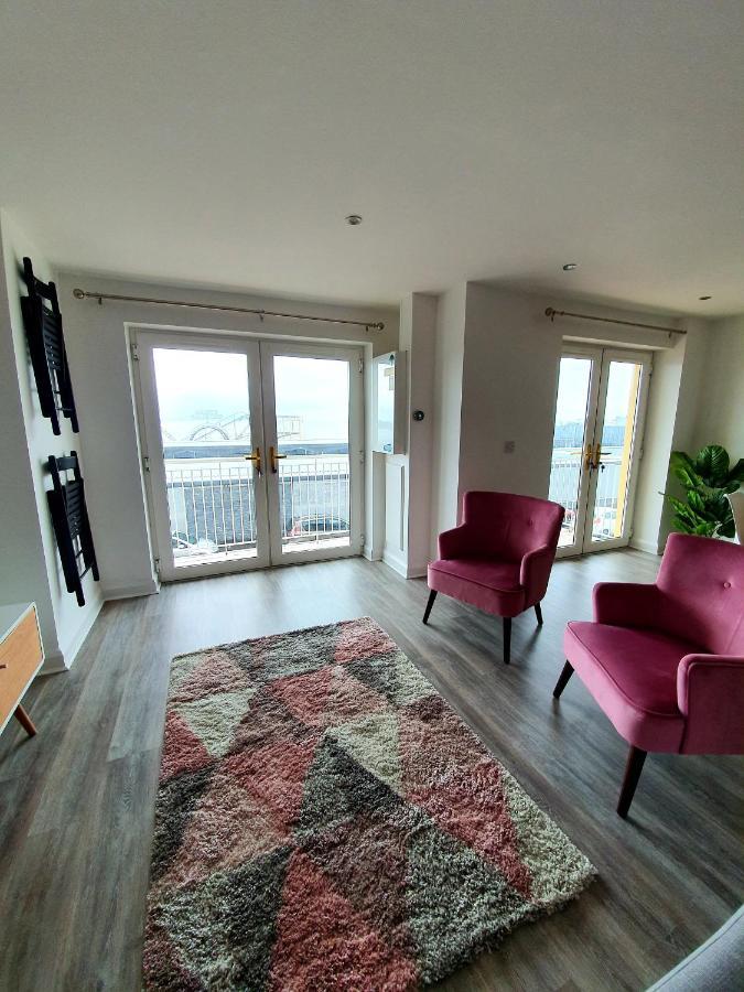 In The Heart Of Portrush - Beautiful Views Apartamento Exterior foto