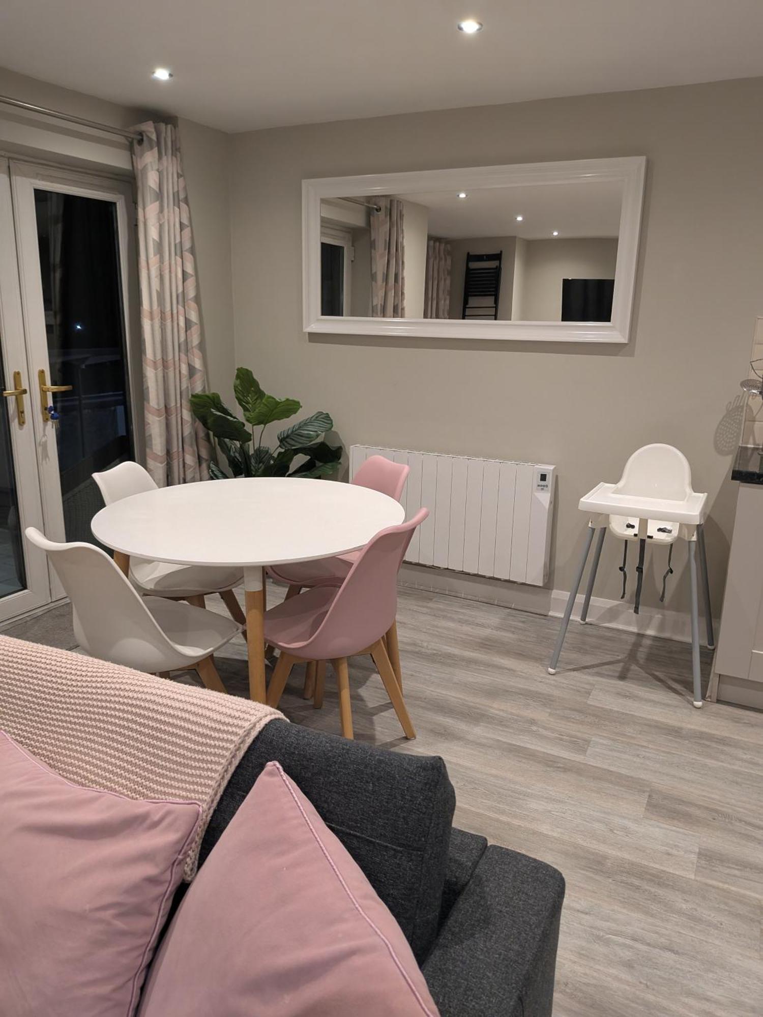 In The Heart Of Portrush - Beautiful Views Apartamento Exterior foto